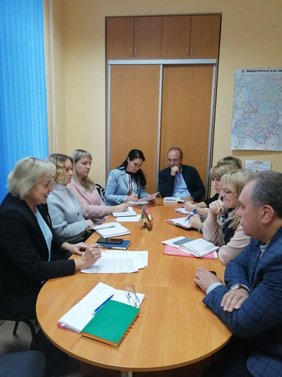 27 октября 2023 года проведена рабочая встреча с участниками проекта "Урегулирование отношений при получении образования детьми в форме семейного образования или самообразования"